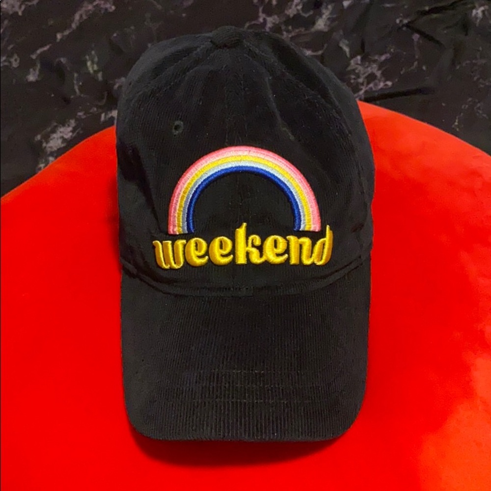 weekend black strap back hat